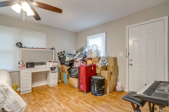 5032 Hartford Drive, River Oaks, TX 76114