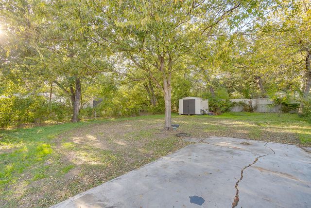 5032 Hartford Drive, River Oaks, TX 76114