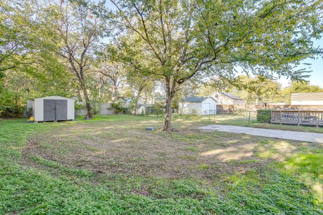 5032 Hartford Drive, River Oaks, TX 76114