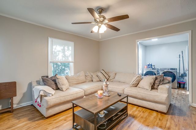 5032 Hartford Drive, River Oaks, TX 76114