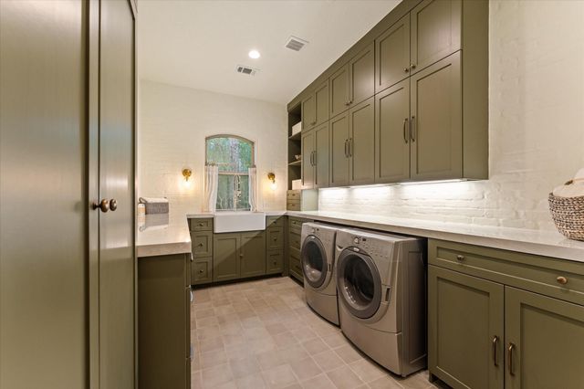 28742 Champions Drive, Magnolia, TX 77355