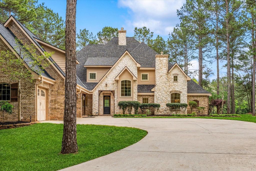 28742 Champions Drive, Magnolia, TX 77355