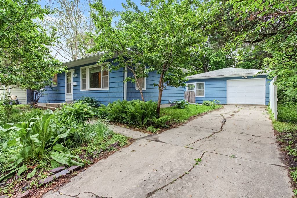 1323 Arizona Avenue, Ames, IA 50014