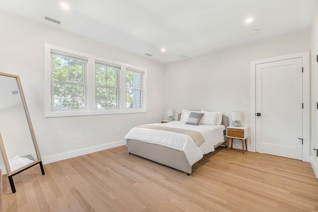98 Beethoven Ave, Newton, MA 02468