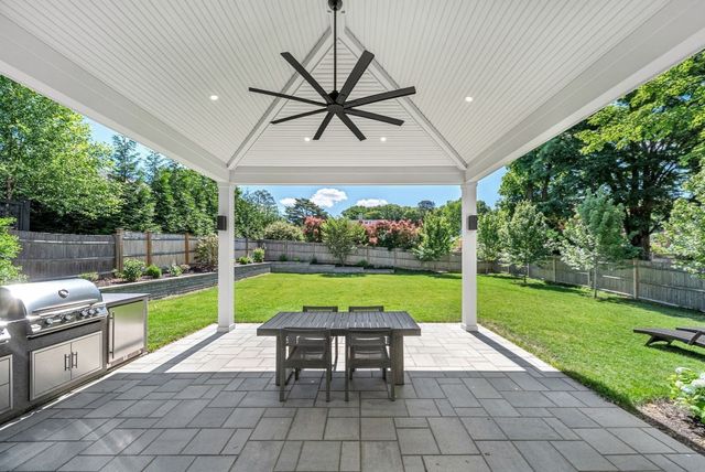 98 Beethoven Ave, Newton, MA 02468