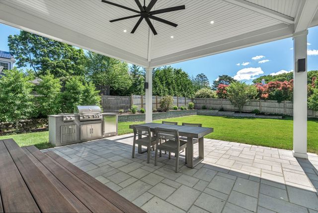 98 Beethoven Ave, Newton, MA 02468