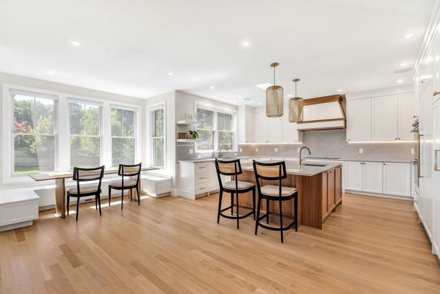 98 Beethoven Ave, Newton, MA 02468