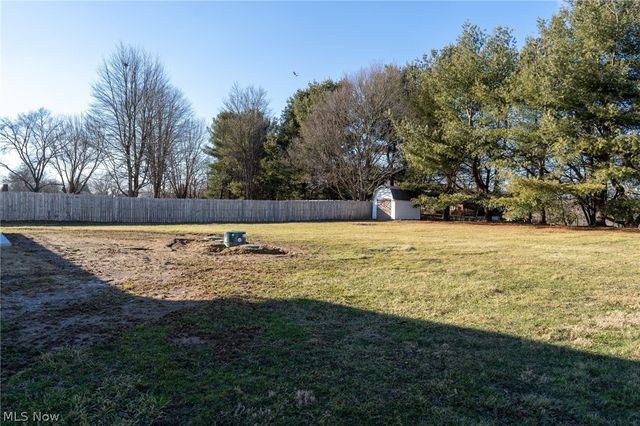 3359 Nimishillen Church Road NE, Hartville, OH 44632
