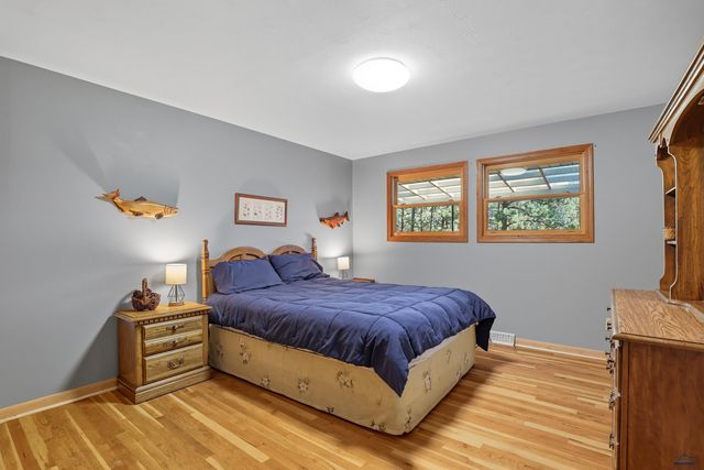 22946 FOREST RD, Rapid City, SD 57702