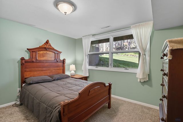 22946 FOREST RD, Rapid City, SD 57702