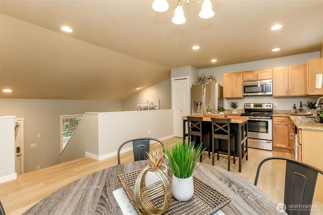 30980 Wood Creek Place NE, Poulsbo, WA 98370