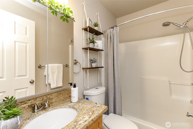 30980 Wood Creek Place NE, Poulsbo, WA 98370