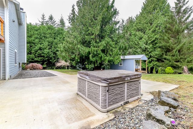 30980 Wood Creek Place NE, Poulsbo, WA 98370