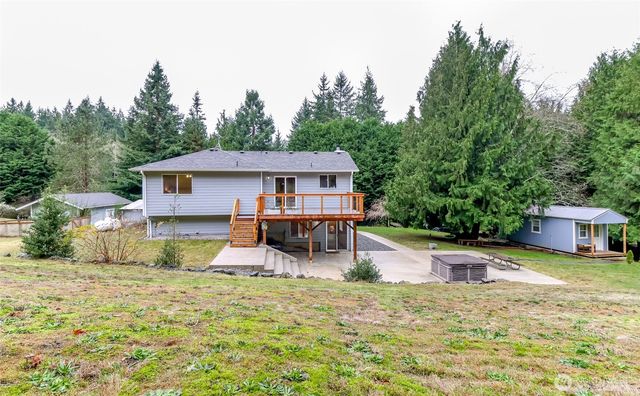 30980 Wood Creek Place NE, Poulsbo, WA 98370