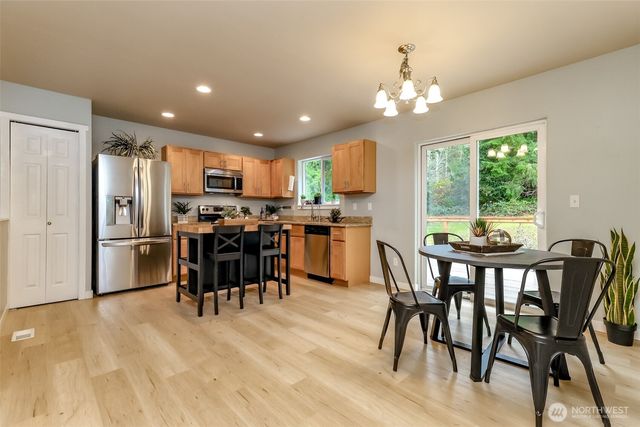 30980 Wood Creek Place NE, Poulsbo, WA 98370
