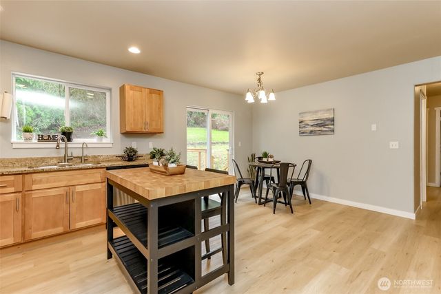 30980 Wood Creek Place NE, Poulsbo, WA 98370