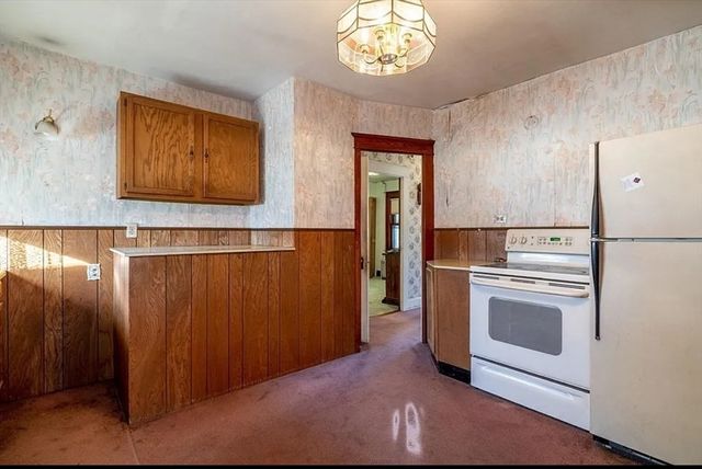 2 Leicester St, Oxford, MA 01537