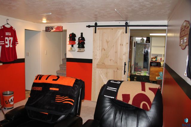 900 S Westmoor Dr Drive, Sioux Falls, SD 57104