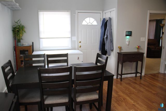 900 S Westmoor Dr Drive, Sioux Falls, SD 57104