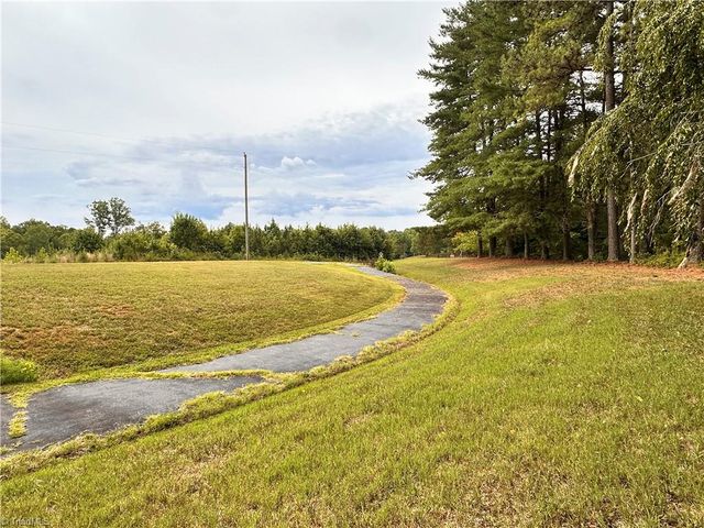 129 Woodvale Drive, Mocksville, NC 27028