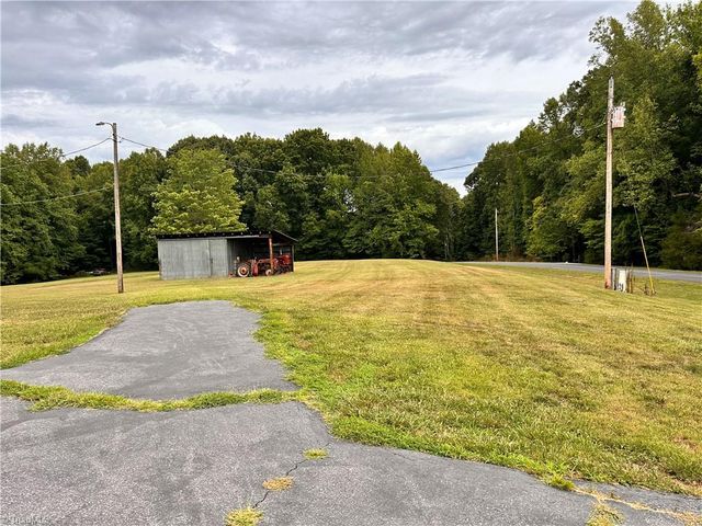 129 Woodvale Drive, Mocksville, NC 27028