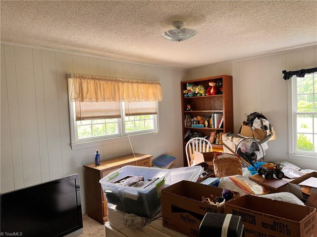 129 Woodvale Drive, Mocksville, NC 27028