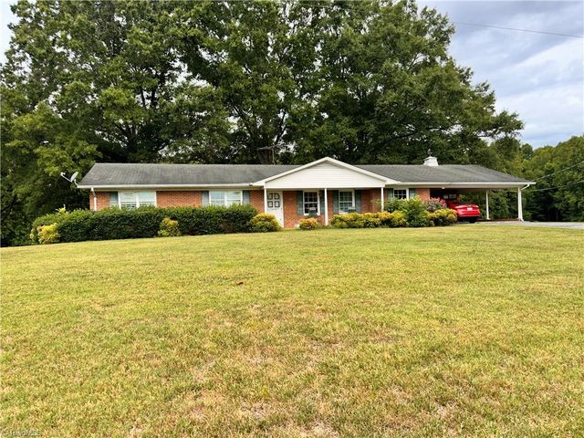 129 Woodvale Drive, Mocksville, NC 27028
