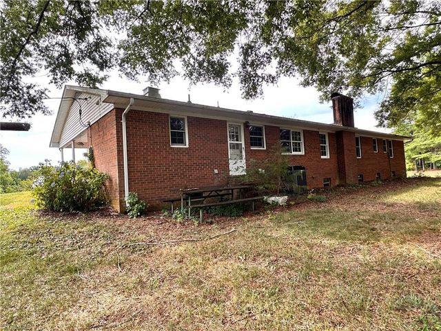 129 Woodvale Drive, Mocksville, NC 27028