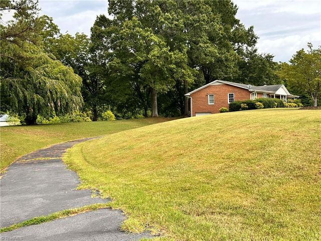 129 Woodvale Drive, Mocksville, NC 27028