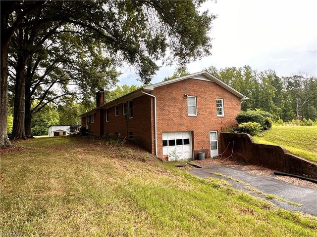 129 Woodvale Drive, Mocksville, NC 27028