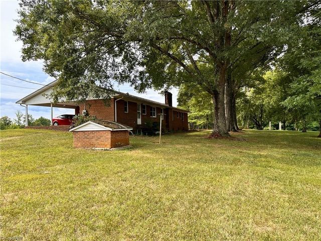 129 Woodvale Drive, Mocksville, NC 27028