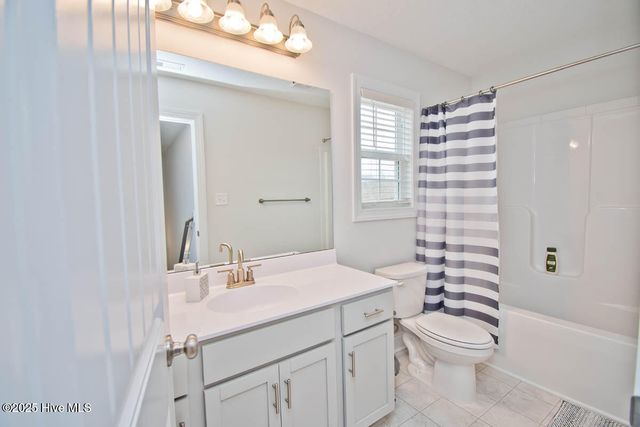 407 W Black Water Lane, Hubert, NC 28539