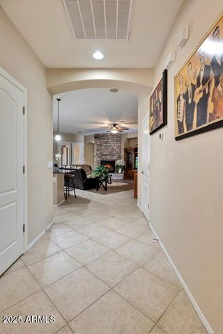 1928 W SPUR Drive, Phoenix, AZ 85085