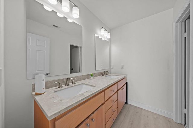 20 Lake Helix Drive, La Mesa, CA 91941