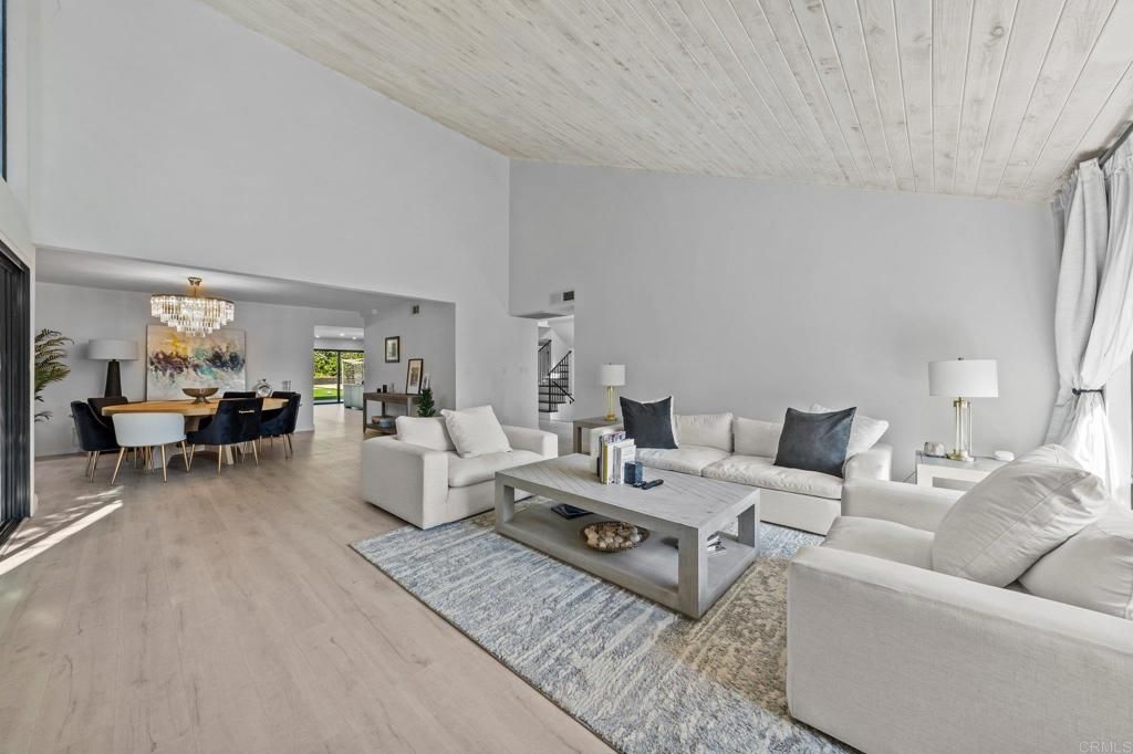 Image 15 of property listing at 20 Lake Helix Drive, La Mesa, CA 91941