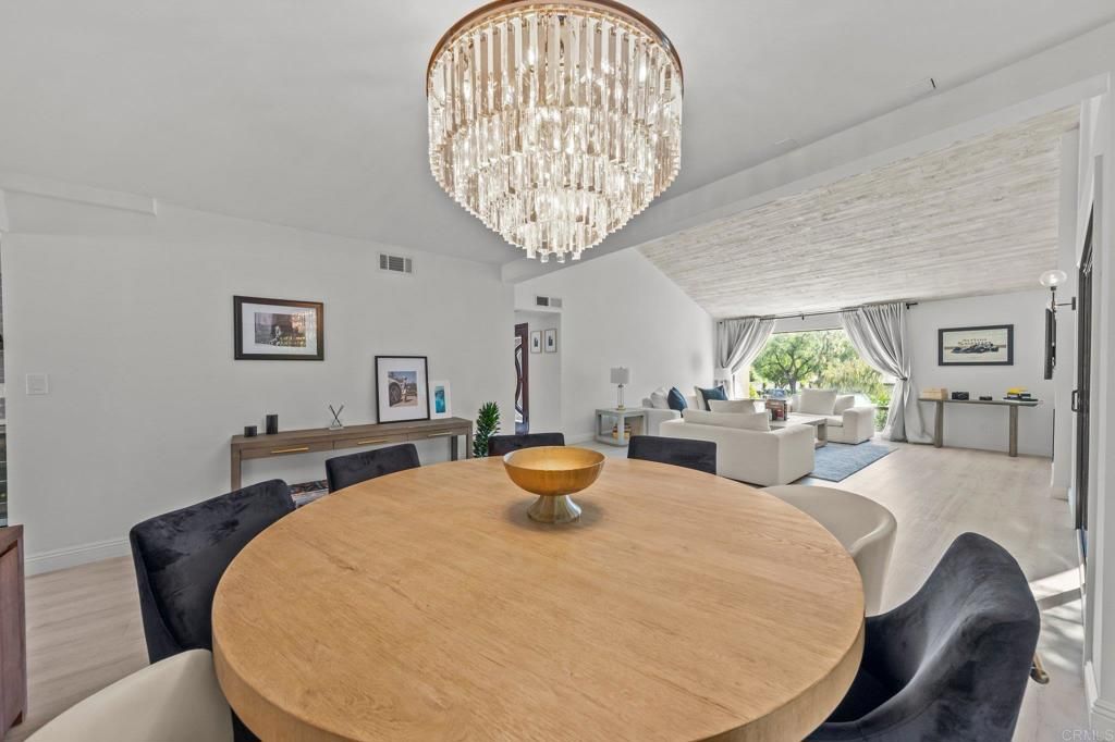 Image 18 of property listing at 20 Lake Helix Drive, La Mesa, CA 91941