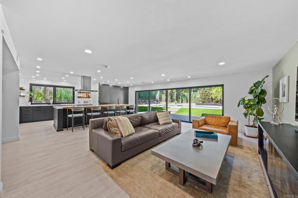 Image 19 of property listing at 20 Lake Helix Drive, La Mesa, CA 91941