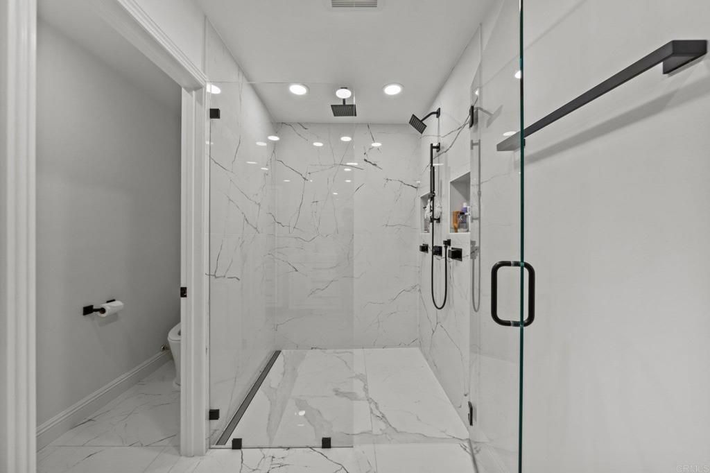 Image 32 of property listing at 20 Lake Helix Drive, La Mesa, CA 91941