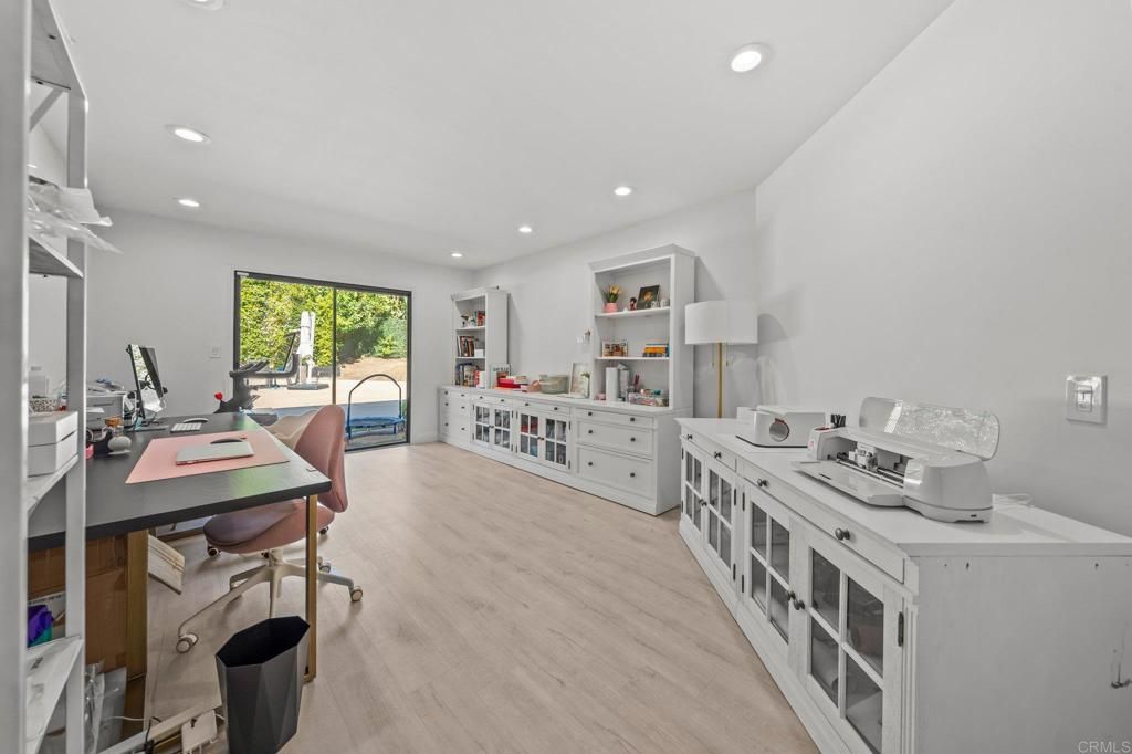 Image 34 of property listing at 20 Lake Helix Drive, La Mesa, CA 91941