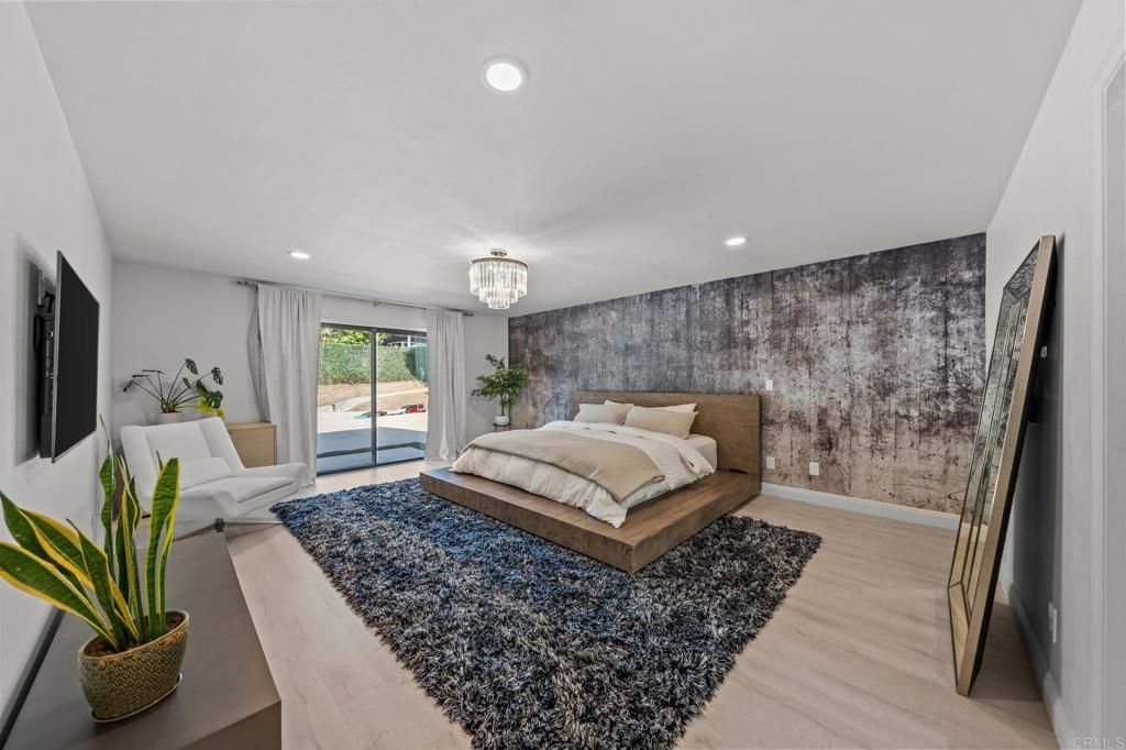 Image 5 of property listing at 20 Lake Helix Drive, La Mesa, CA 91941