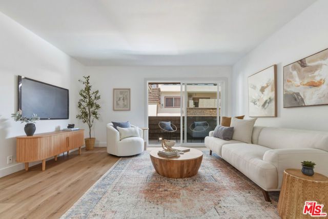 5403 Newcastle Avenue 19, Encino (los Angeles), CA 91316