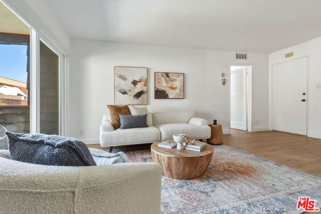 5403 Newcastle Avenue 19, Encino (los Angeles), CA 91316