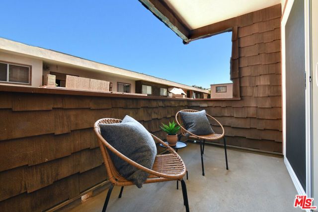 5403 Newcastle Avenue 19, Encino (los Angeles), CA 91316