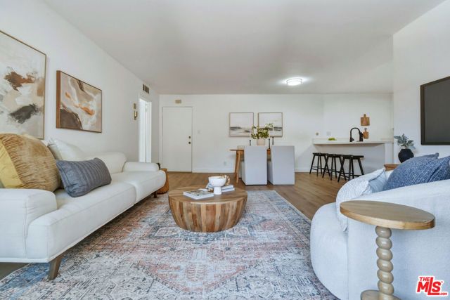 5403 Newcastle Avenue 19, Encino (los Angeles), CA 91316