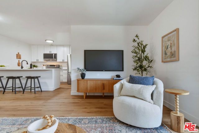 5403 Newcastle Avenue 19, Encino (los Angeles), CA 91316