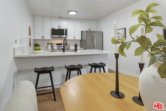 5403 Newcastle Avenue 19, Encino (los Angeles), CA 91316