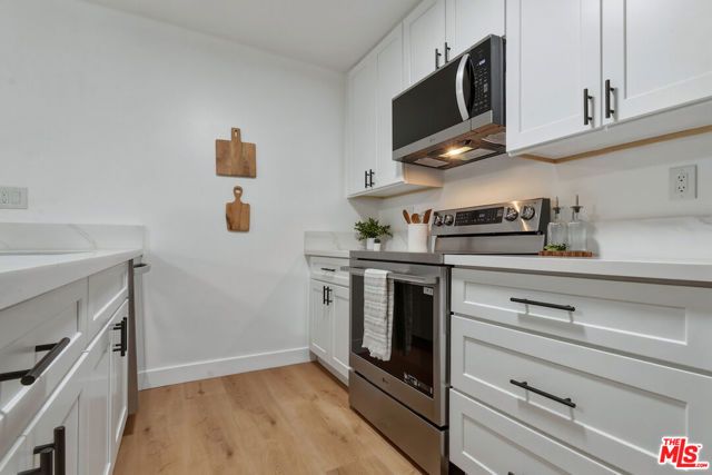 5403 Newcastle Avenue 19, Encino (los Angeles), CA 91316