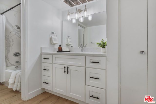 5403 Newcastle Avenue 19, Encino (los Angeles), CA 91316