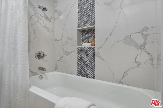 5403 Newcastle Avenue 19, Encino (los Angeles), CA 91316