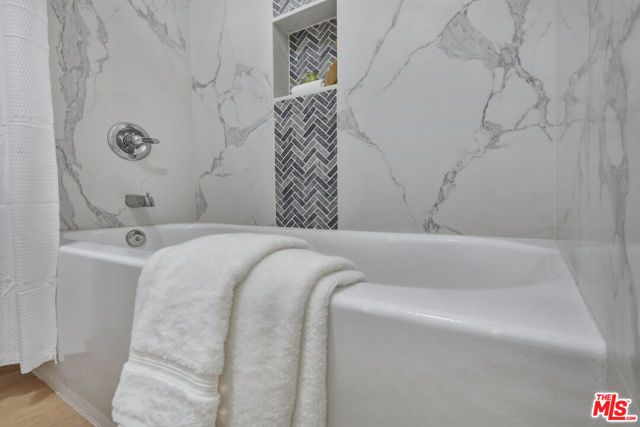 5403 Newcastle Avenue 19, Encino (los Angeles), CA 91316
